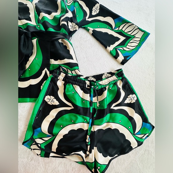 Zara Womens Green Black Kimono Belt Blouse Top and Shorts Set size S - Picture 3 of 3